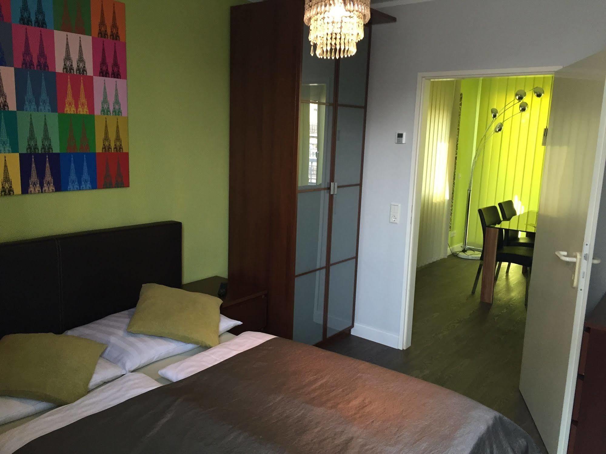 First Domizil Appartamento Colonia Esterno foto